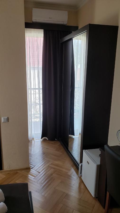 Family Guest House Tbilisi Exterior photo
