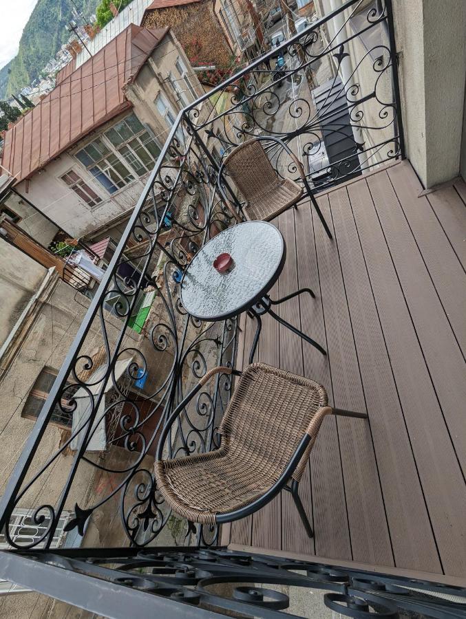 Family Guest House Tbilisi Exterior photo